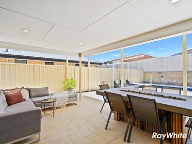 4 Pelora View, Lakelands WA 6180