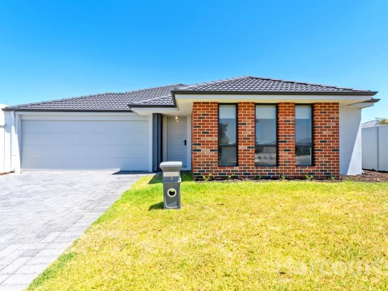 7 Lucky Grove, Eglinton