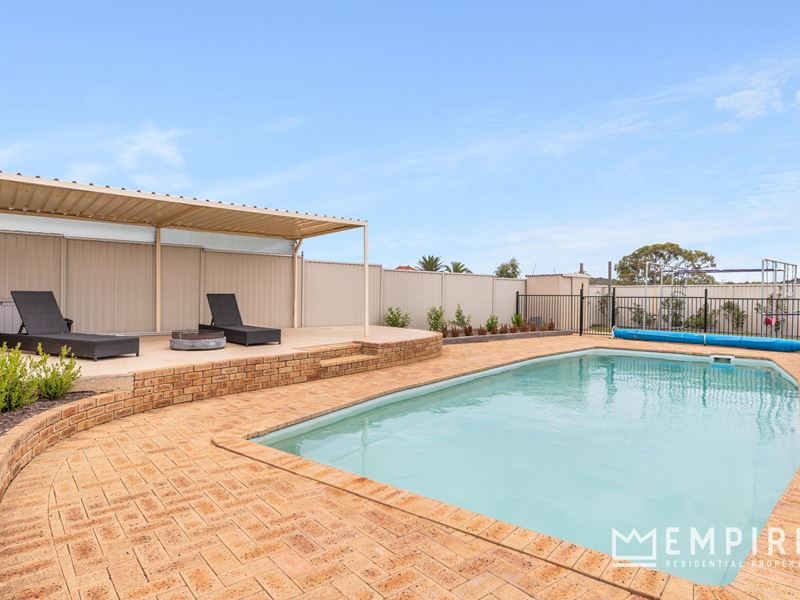 14 West Churchill Avenue, Lake Coogee WA 6166