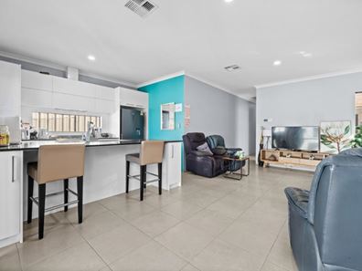 1B Winderie Road, Golden Bay WA 6174