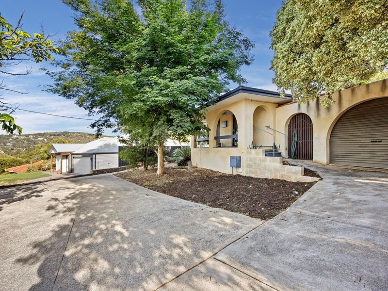 10 Wandoo Street, Mount Nasura WA 6112