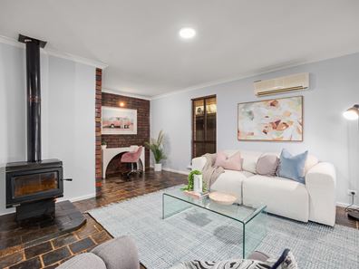 10 Wandoo Street, Mount Nasura WA 6112
