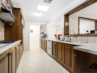 9 Poole Close, Mount Tarcoola WA 6530