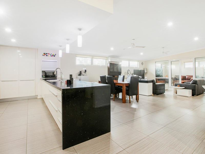 42 Rothschild Loop, Baynton WA 6714