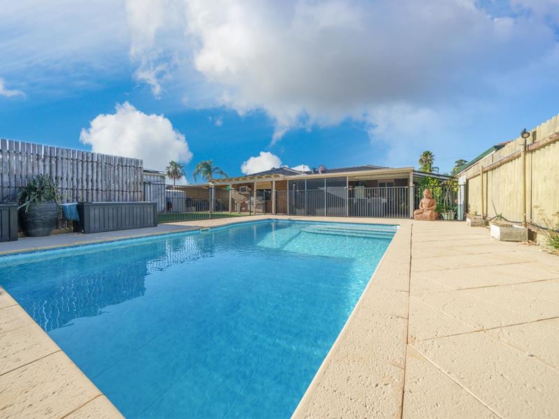 42 Agincourt Drive, Forrestfield WA 6058