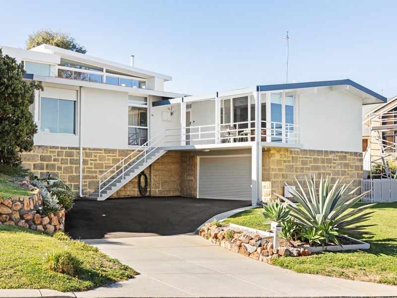 18a King Albert Road, Trigg WA 6029