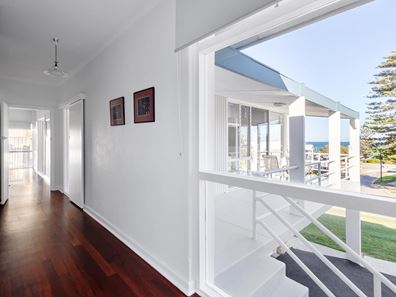 18a King Albert Road, Trigg WA 6029