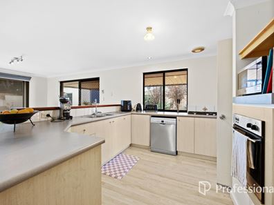 19 Pembroke Street, College Grove WA 6230