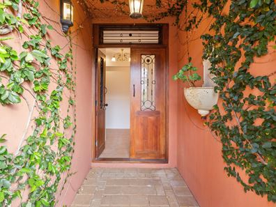 5B St Malo Court, Mindarie WA 6030