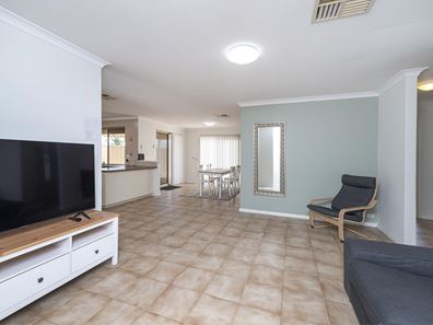 17 Devonshire Street, Morley WA 6062