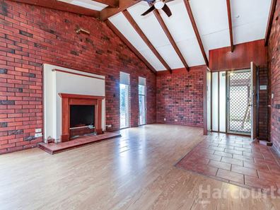 12 Thompson Drive, Wanneroo WA 6065