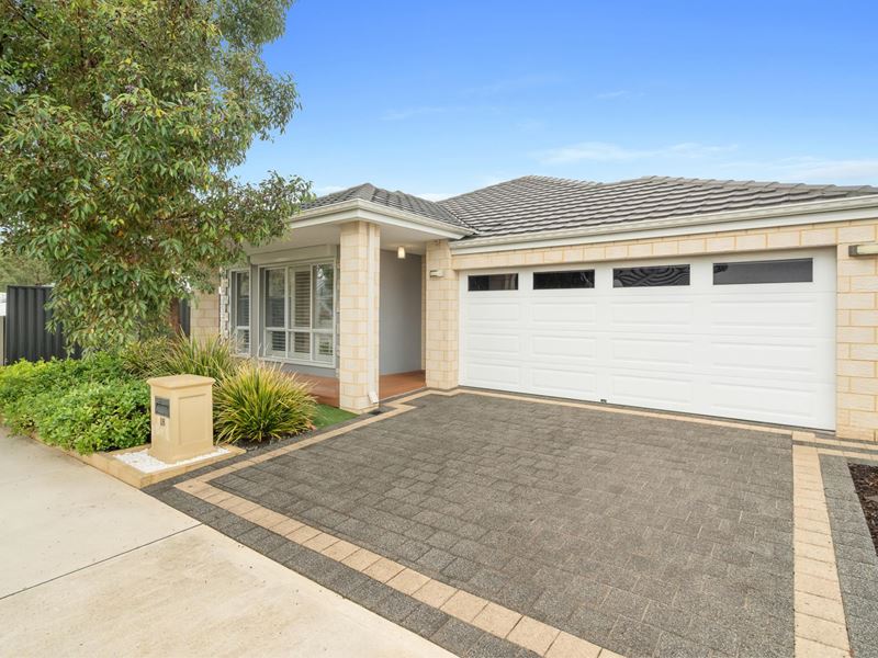 18 Barrack Way, Bushmead WA 6055