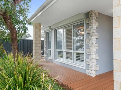 18 Barrack Way, Bushmead WA 6055
