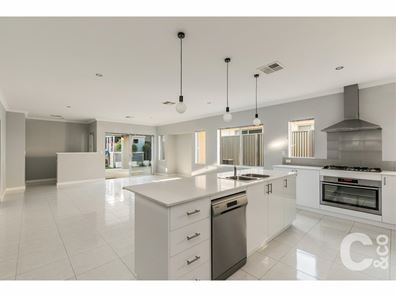4 Solaris Street, Wellard WA 6170