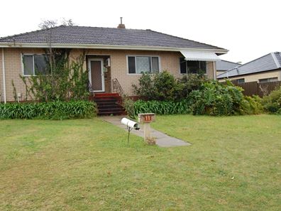 11 Wyndham Street, St James WA 6102