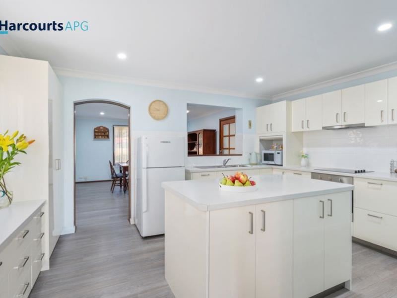 10 Ganfield Street, Carey Park WA 6230