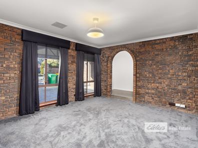 19 Lyons  Way, Harvey WA 6220