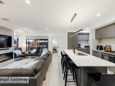 6 Kenby Chase, Wandi WA 6167