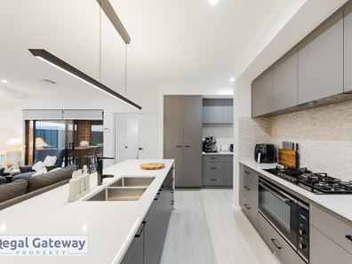 6 Kenby Chase, Wandi WA 6167
