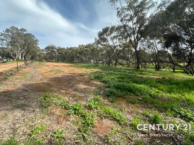 11 Ninth Road, York WA 6302