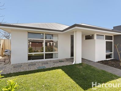 1 Payanna Grange, Lakelands WA 6180