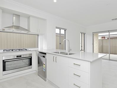 24C Russell St, East Cannington WA 6107