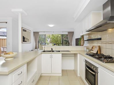 21a Anzac Terrace, Bassendean WA 6054