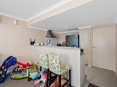 25/12 Davis Road, Kelmscott WA 6111