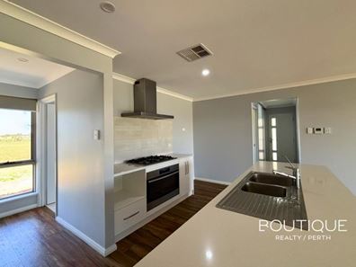 82 Eastlyn Drive, Deepdale WA 6532