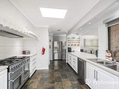 4 Claygate Way, Kingsley WA 6026