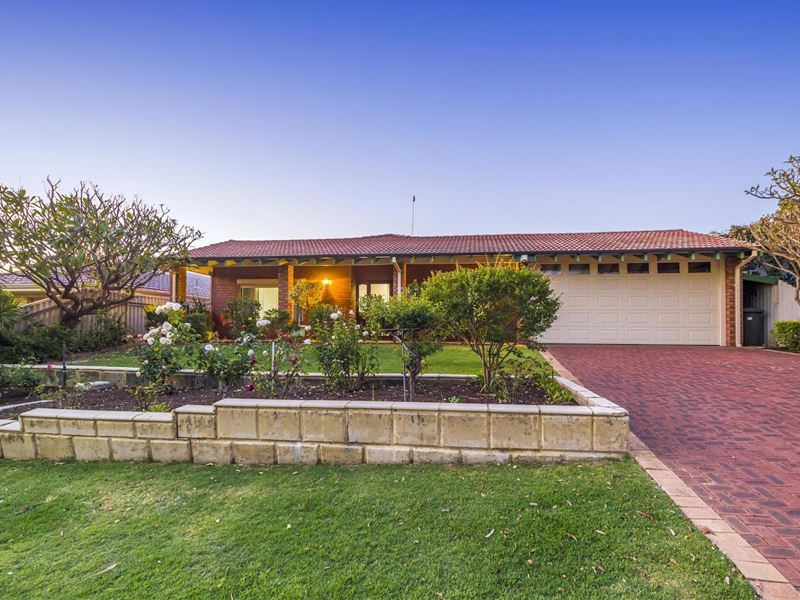 17 Aylesford Drive, Marangaroo WA 6064
