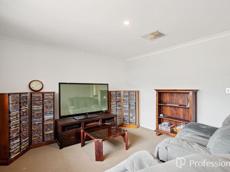 7 Daran Way, Byford