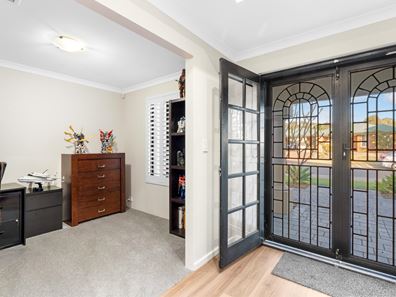 12 Lilac Hill Vista, Madeley WA 6065