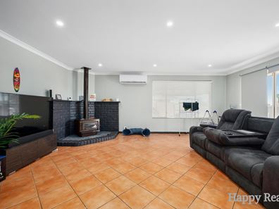 2 Challenger Drive, Thornlie WA 6108