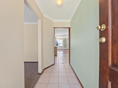 14 Leeder St, Safety Bay WA 6169