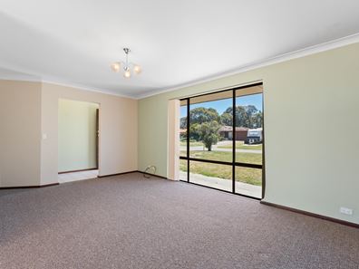 14 Leeder St, Safety Bay WA 6169