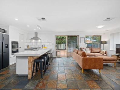 16 Bishops Close, Quinns Rocks WA 6030