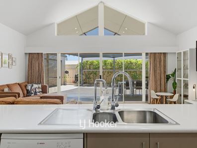 6 MacKenzie Place, Australind WA 6233