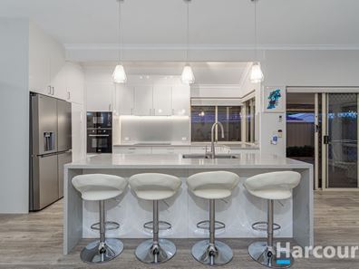 19 St Helena Way, Iluka WA 6028