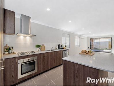 10 Dornoch Way, Meadow Springs WA 6210