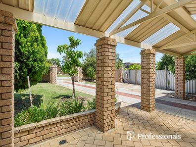 9 Cockatoo Court, High Wycombe WA 6057