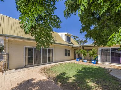 5 Kintore Street, Moora WA 6510