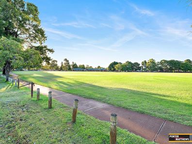 22 Grand Parade, Redcliffe WA 6104