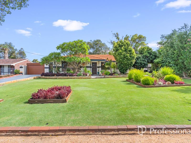 12 Meloway Drive, Maida Vale WA 6057