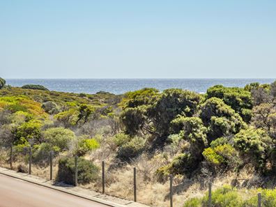 11/67 Smiths Beach Road, Yallingup WA 6282