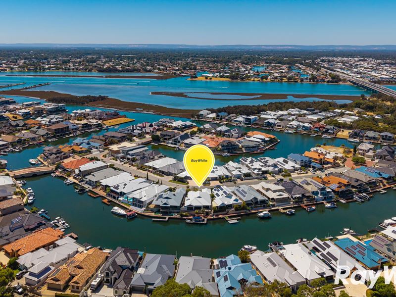 8 Ragamuffin Point, Halls Head WA 6210