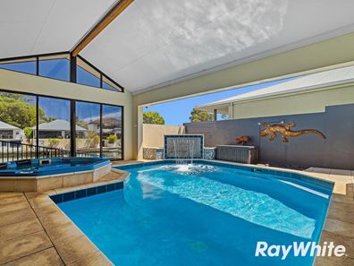 8 Ragamuffin Point, Halls Head WA 6210