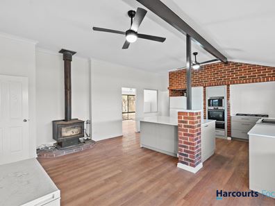 77 Clayton Street, Bellevue WA 6056