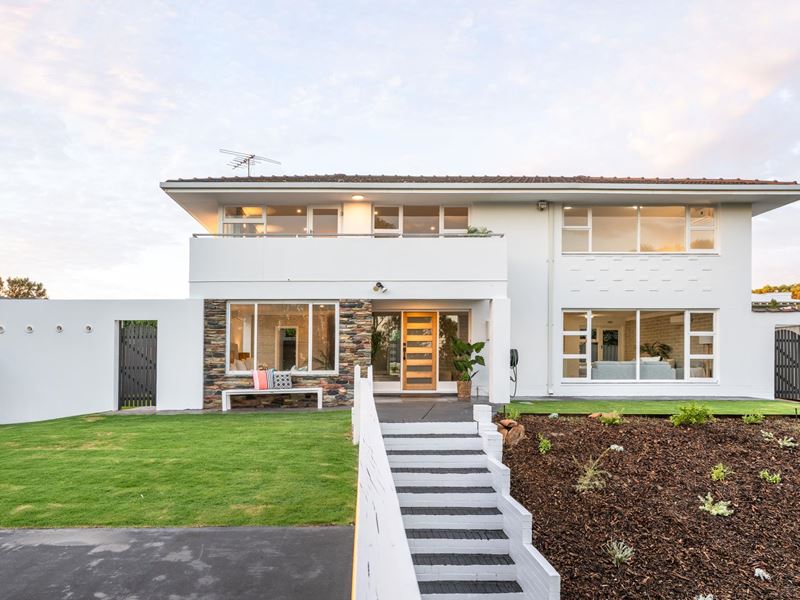 230 Oceanic Drive, City Beach WA 6015