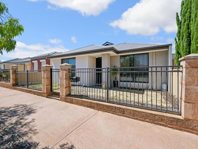 11 Piesley Street, Hammond Park WA 6164